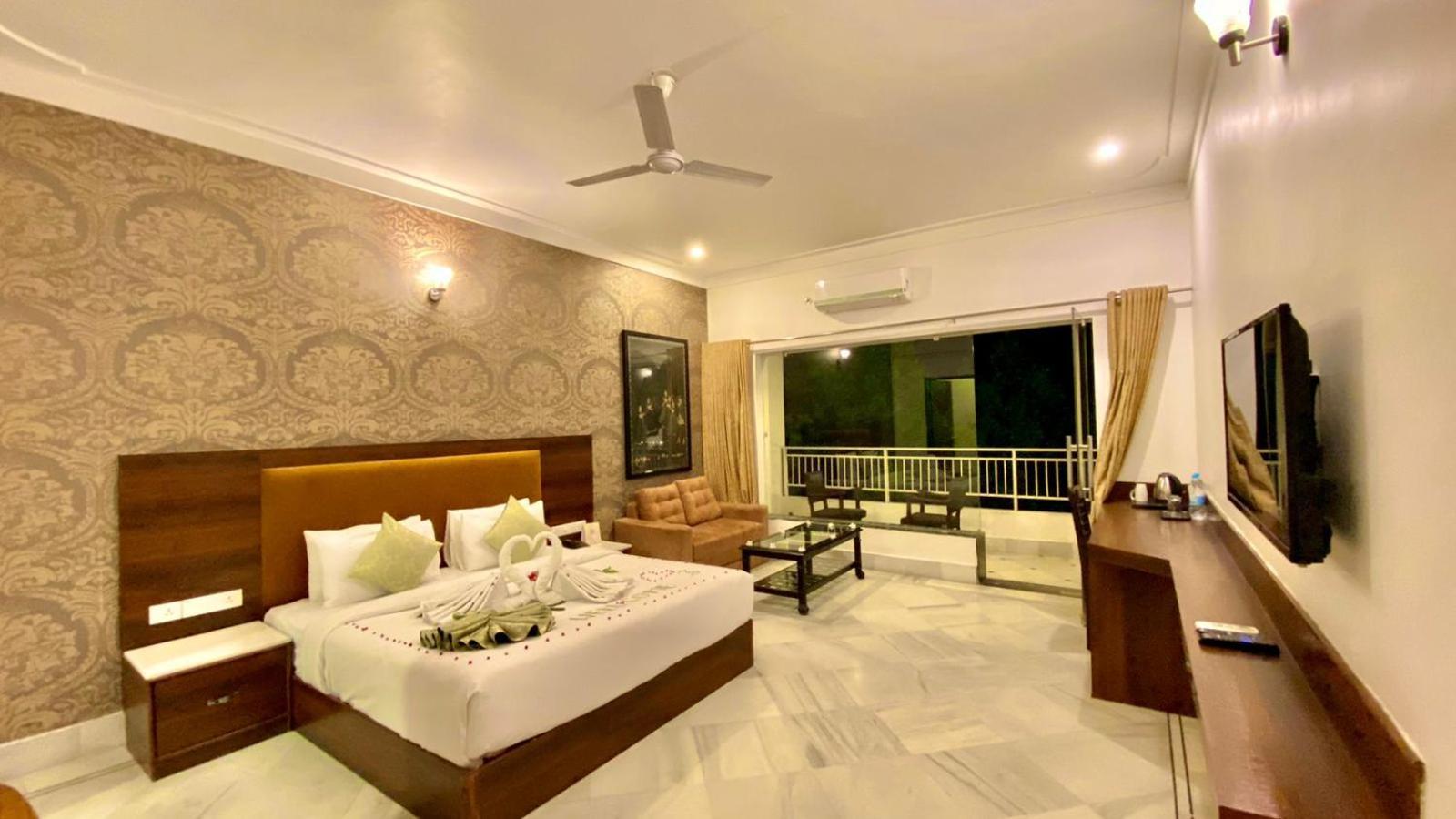 Mewar Palace Resort And Spa Udaipur Exterior photo