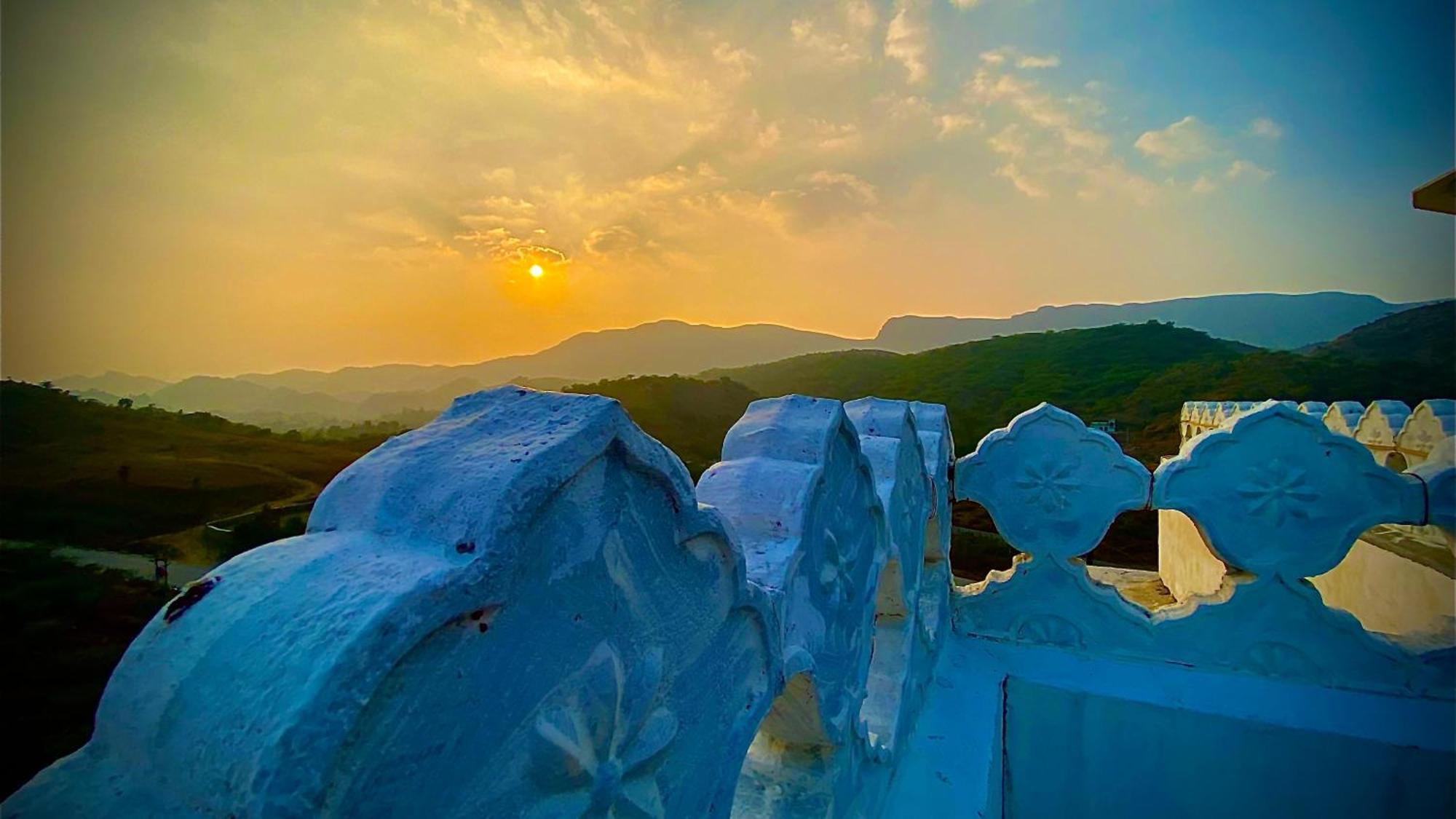 Mewar Palace Resort And Spa Udaipur Exterior photo