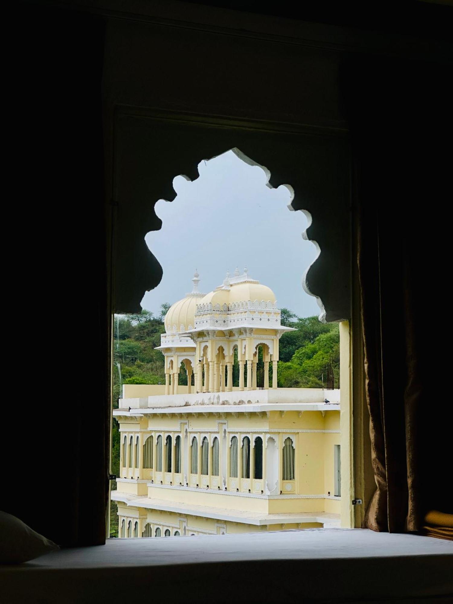 Mewar Palace Resort And Spa Udaipur Exterior photo
