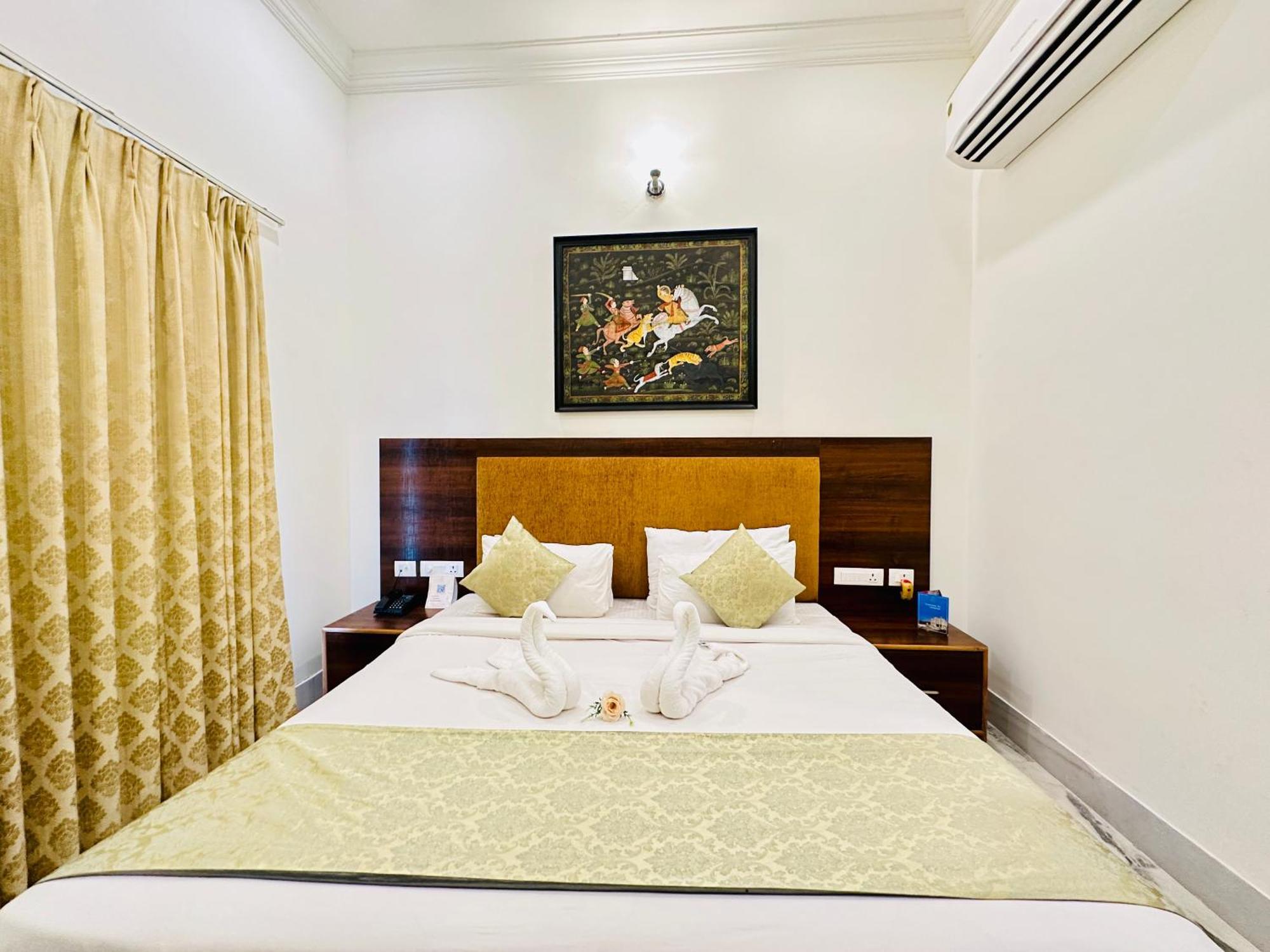 Mewar Palace Resort And Spa Udaipur Exterior photo